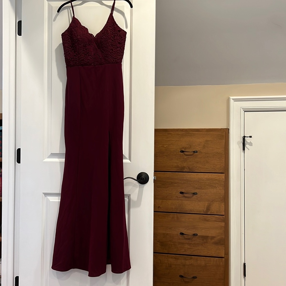 Lulu’s Leandra burgundy lace maxi dress